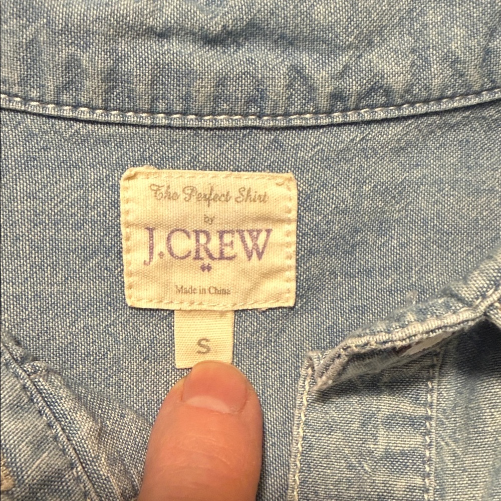 J.Crew Women’s Chambray Denim Shirt Small Popover Utility Button Front - Picture 2 of 9